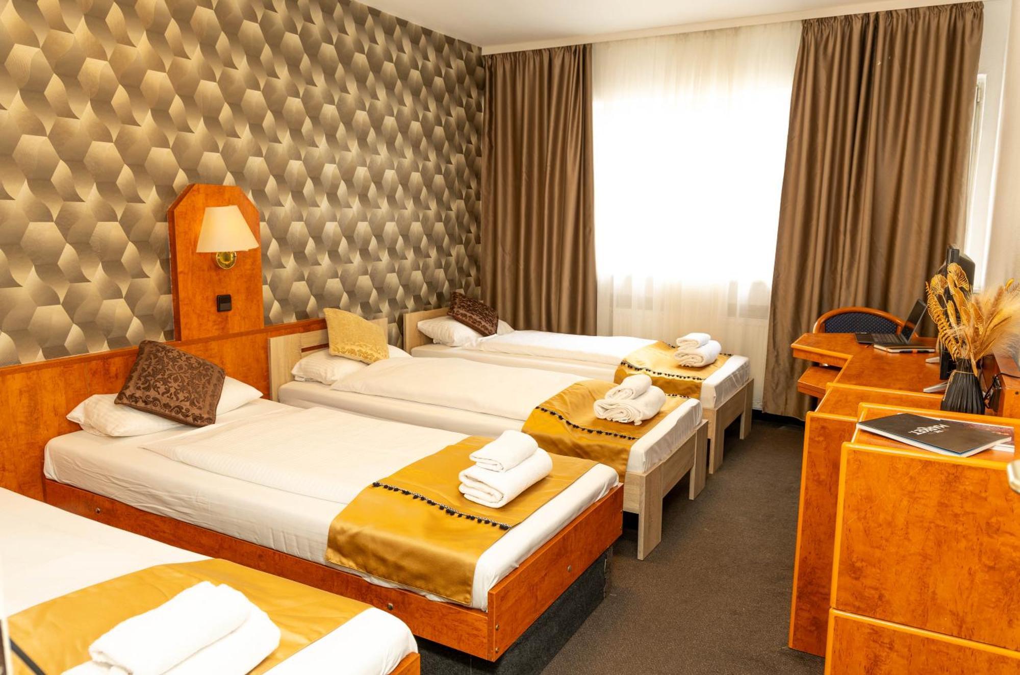 Hotel Rossija Frankfurt nad Menem Zewnętrze zdjęcie
