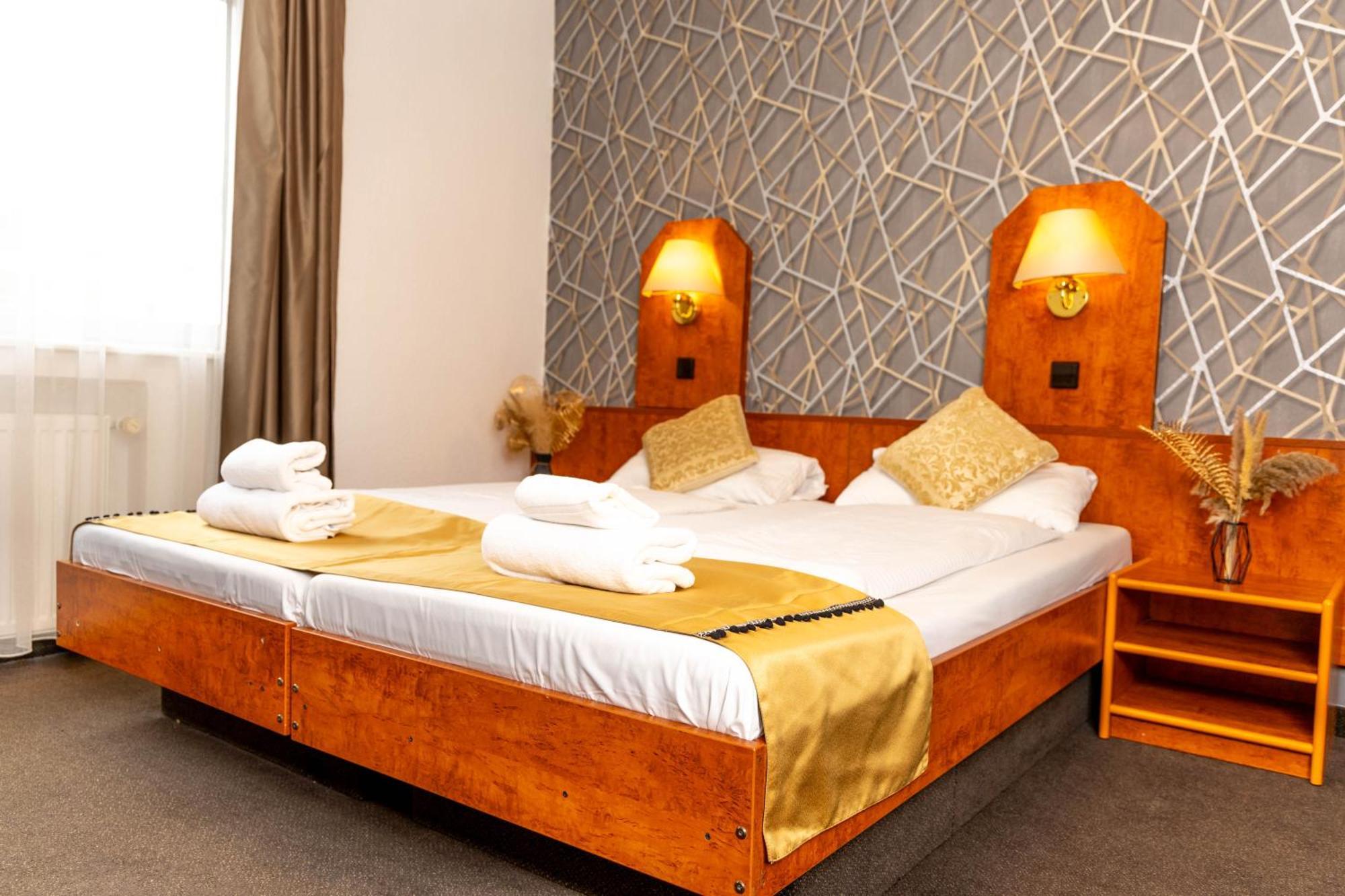 Hotel Rossija Frankfurt nad Menem Zewnętrze zdjęcie