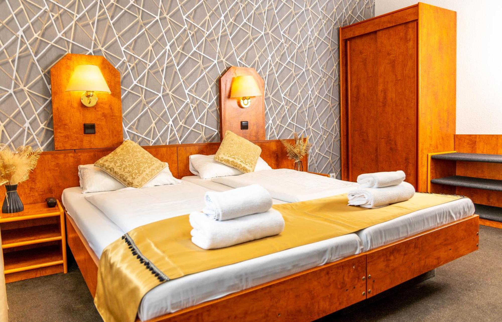 Hotel Rossija Frankfurt nad Menem Zewnętrze zdjęcie