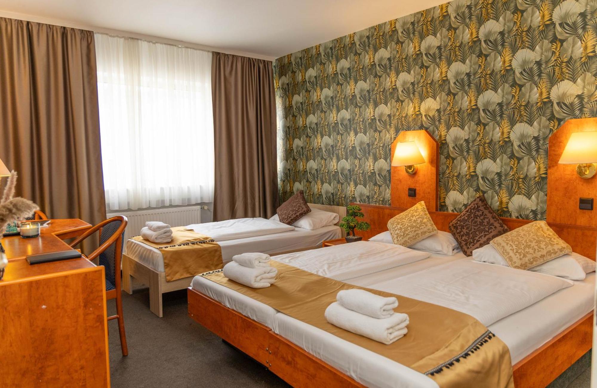 Hotel Rossija Frankfurt nad Menem Zewnętrze zdjęcie