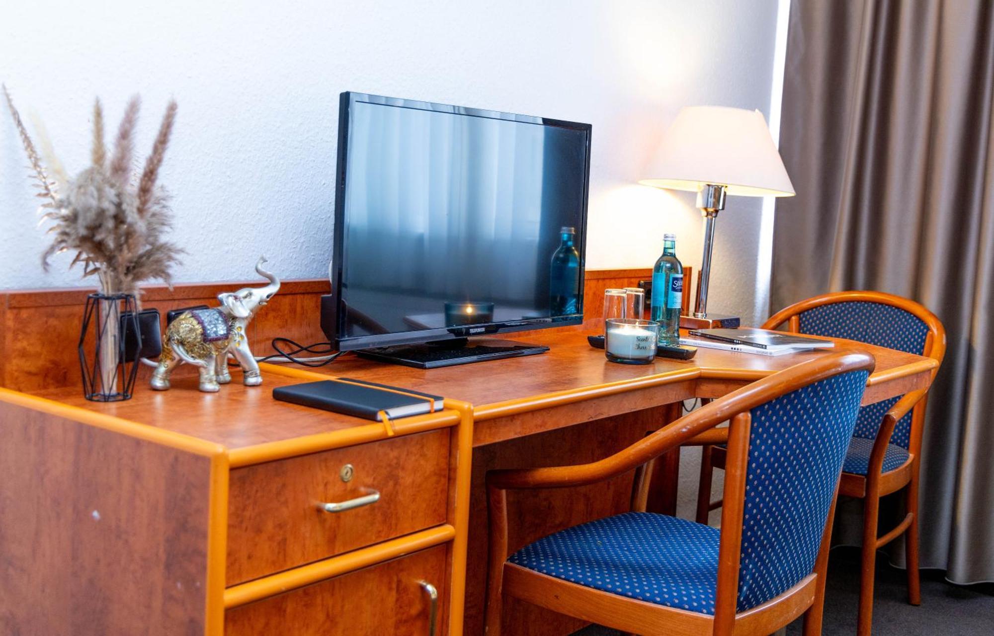 Hotel Rossija Frankfurt nad Menem Zewnętrze zdjęcie
