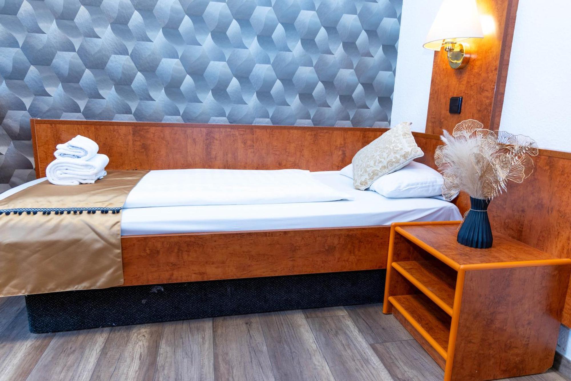 Hotel Rossija Frankfurt nad Menem Zewnętrze zdjęcie