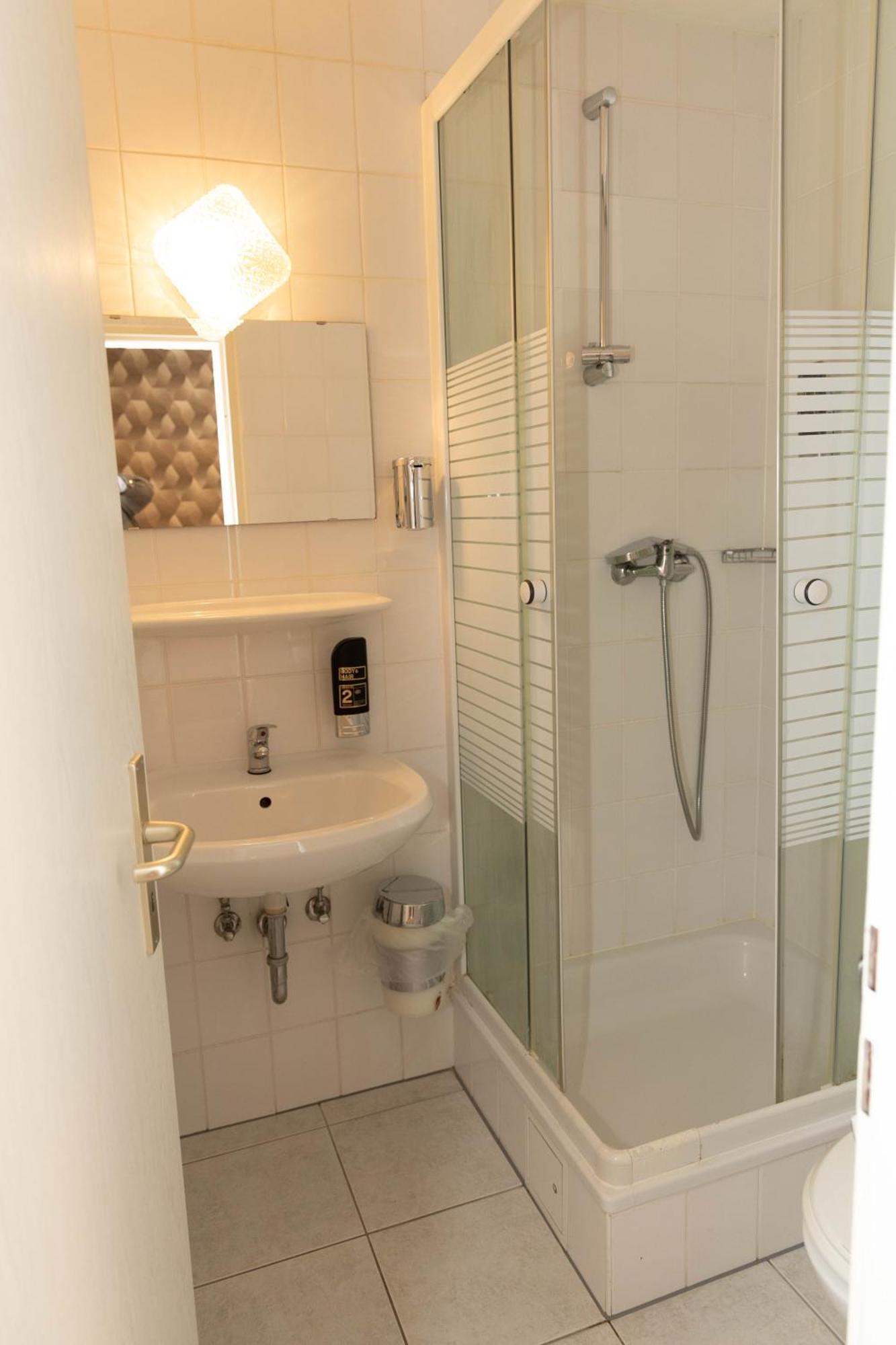 Hotel Rossija Frankfurt nad Menem Zewnętrze zdjęcie