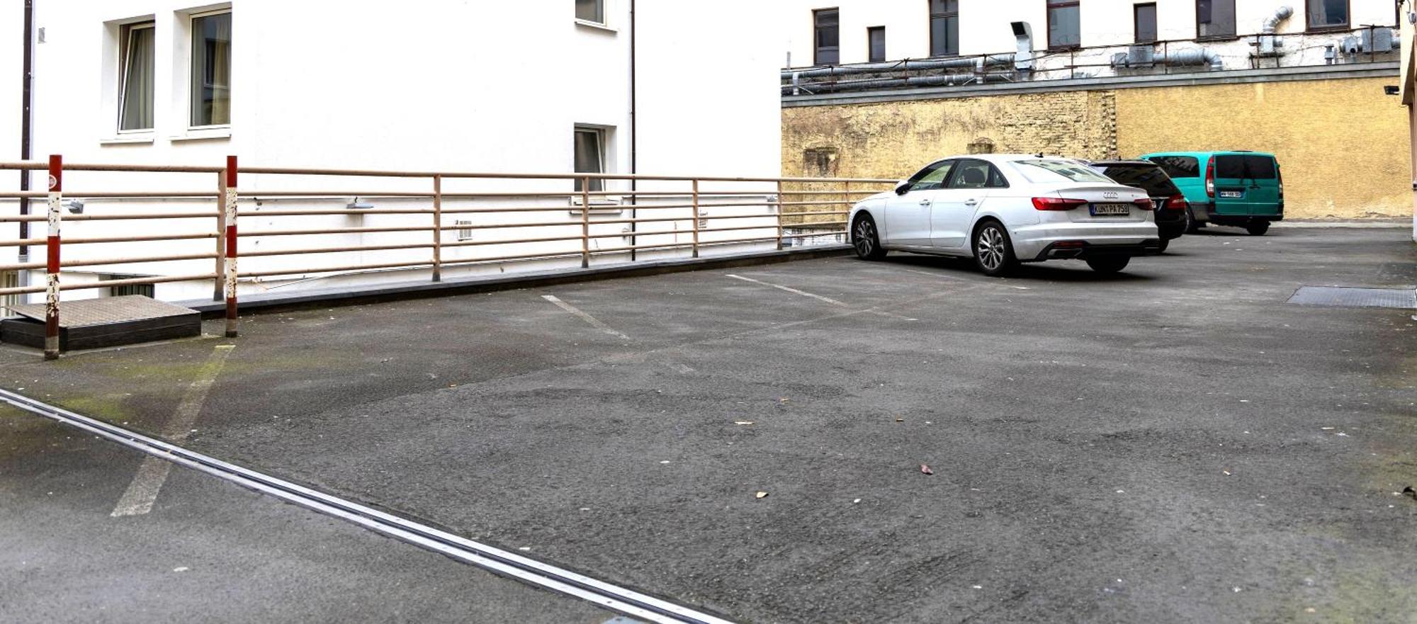 Hotel Rossija Frankfurt nad Menem Zewnętrze zdjęcie