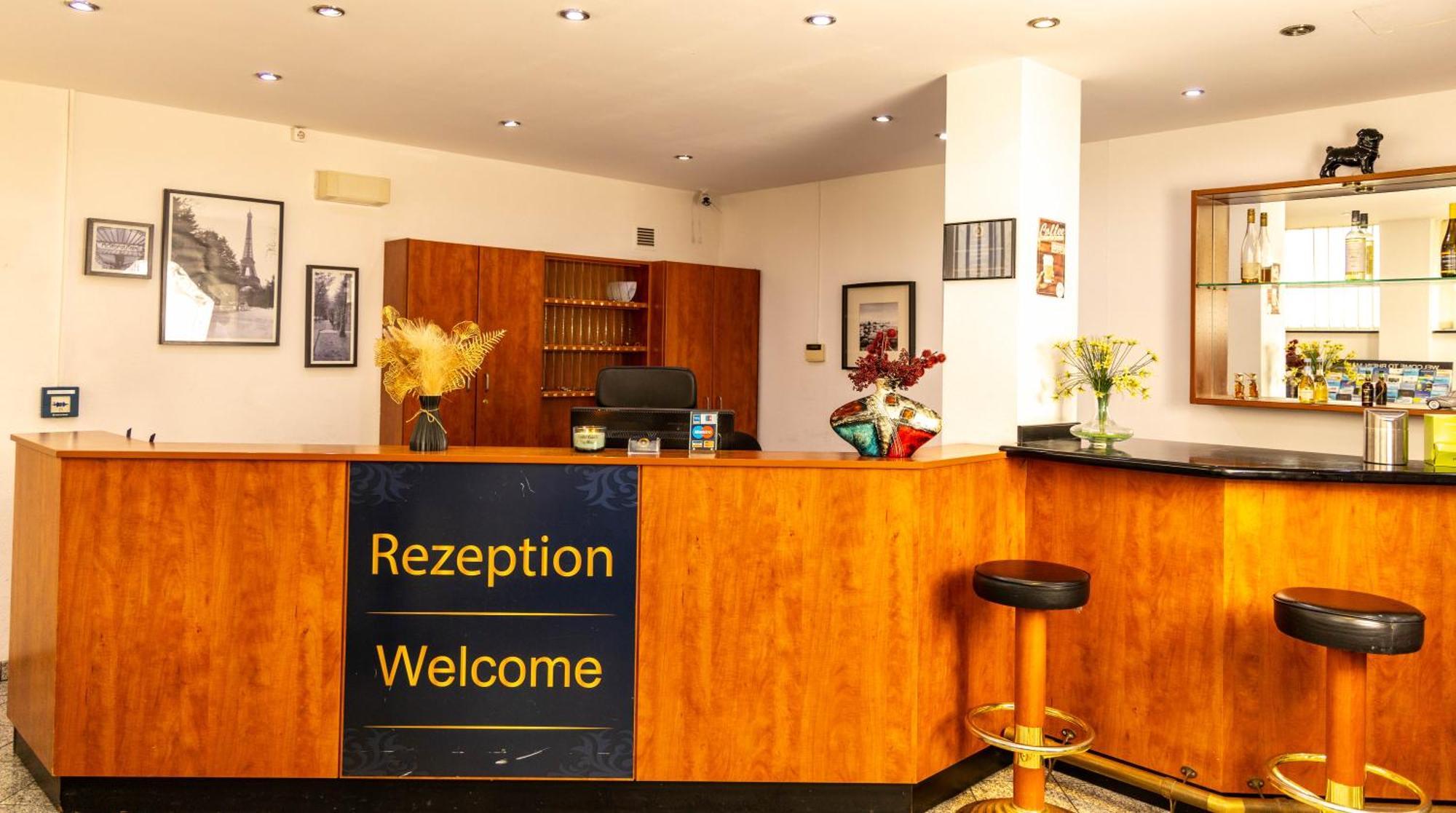 Hotel Rossija Frankfurt nad Menem Zewnętrze zdjęcie